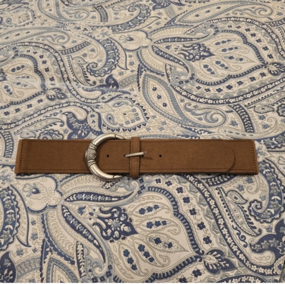 ❤️10/$40 Nwot moon Brown Leather Belt with Silver Buckle Western - Picture 1 of 3